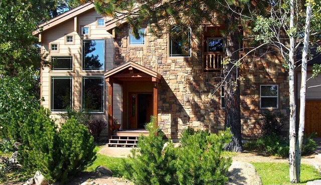 Come enjoy spectacular river views from this gorgeous Payette River home, where comfort meets nature