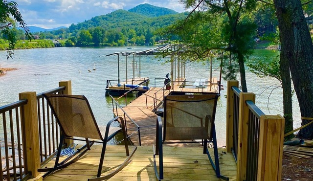 Come Enjoy Spring @ Lake Chatuge - Waterfront Farmhouse in Hiawassee, GA
