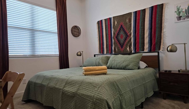 Come Enjoy the Phoenix Sunshine with Beautiful Mountain Views