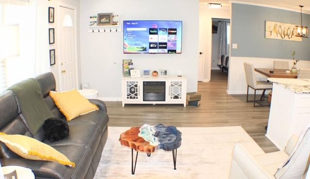 Come experience “real Florida” at this pet friendly Silver Springs Hideaway!