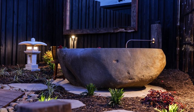 Come for the delicious 2.6 tonne outdoor bath. Stay for everything else!