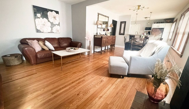 Come home to Kenwood 2 bed pet friendly free park conveniently in Syracuse