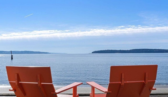 Come in and Stay awhile at the Mission Beach, Beach House!