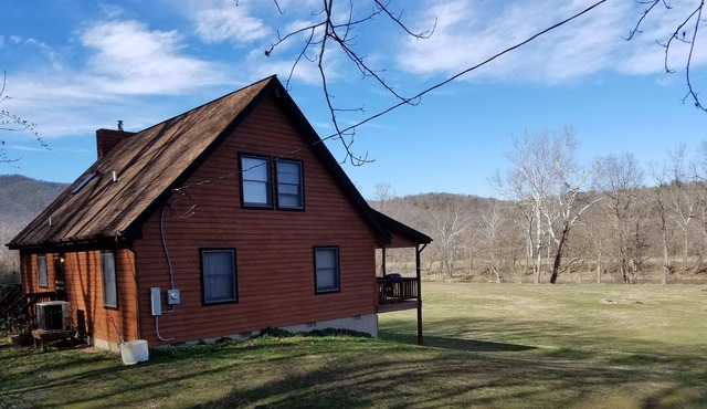 COME ON OUT! BEAUTIFUL PRIVATE HOME LOCATED ON THE LEGENDARY SHENANDOAH RIVER!