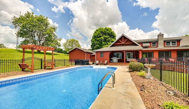 Come relax in a family friendly cabin w/great amenities and a lake nearby!
