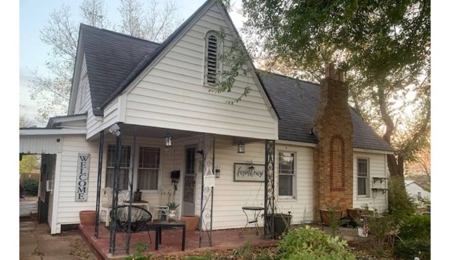 Come stay at Glamma’s House! Pets ok, wifi, w/d!