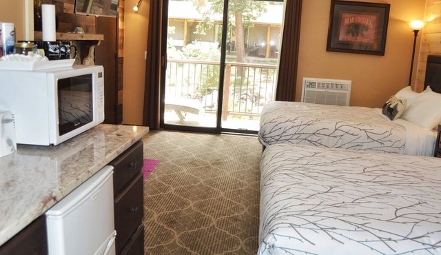Come stay at the Mountain Lodge for unbelievable views!