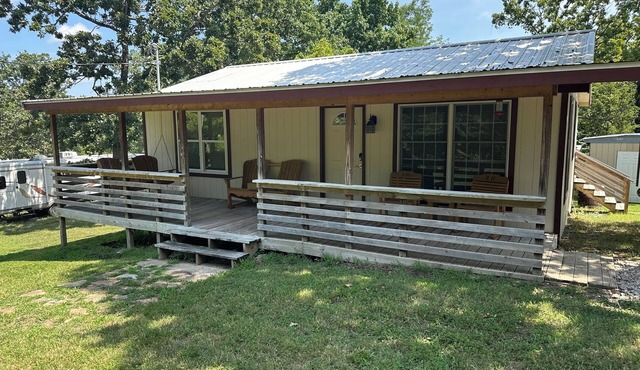 Come stay at the quite and Cozy nRustic Hideaway