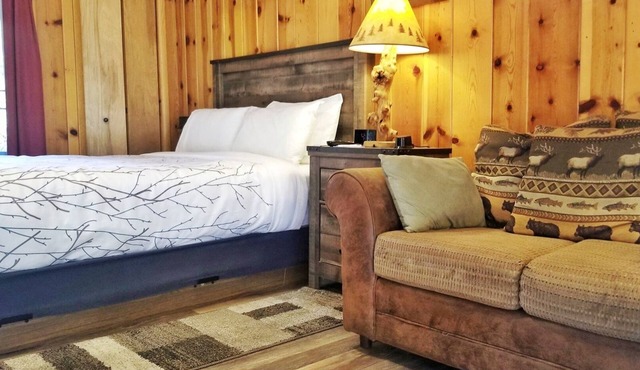 Come stay at the Rustic River Lodge for unbelievable views!