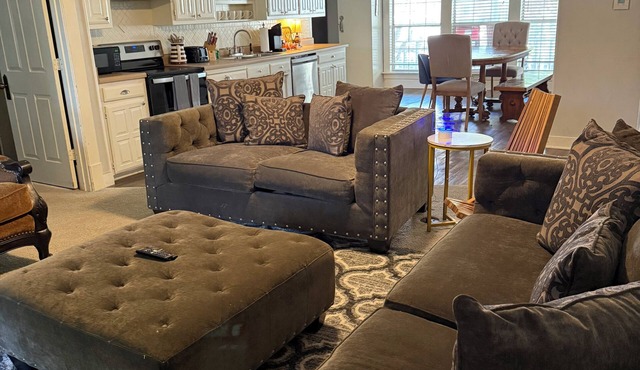 Come stay at the VA Hideaway in downtown Van Alstyne!