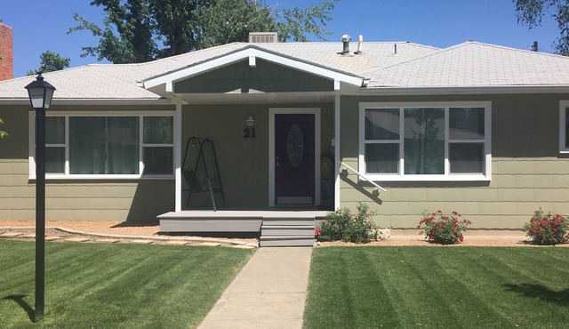 Come & stay with us and enjoy the beauty of the western slope of Colorado.