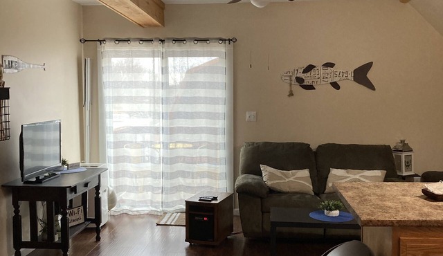 Come to The Lake House Loft for a relaxing visit!n