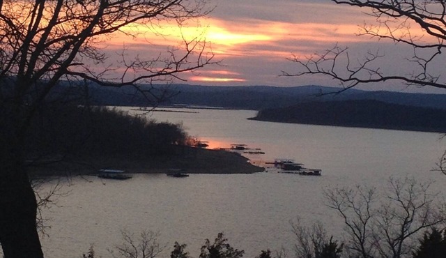 Come Watch An Amazing Sunset On Lake Norfork, And Make Lifetime Memories