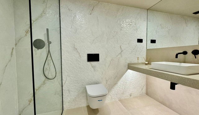 Comfortable and stylish apartment. 3A