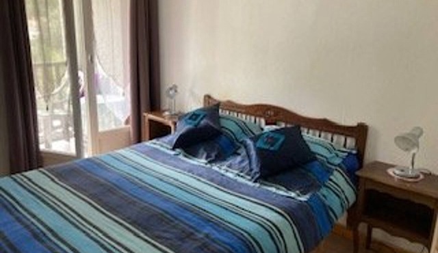 Comfortable F2 Apartment with Parking and Pets Allowed