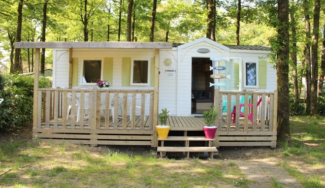 Comfortable mobile home mn from Puy du Fou