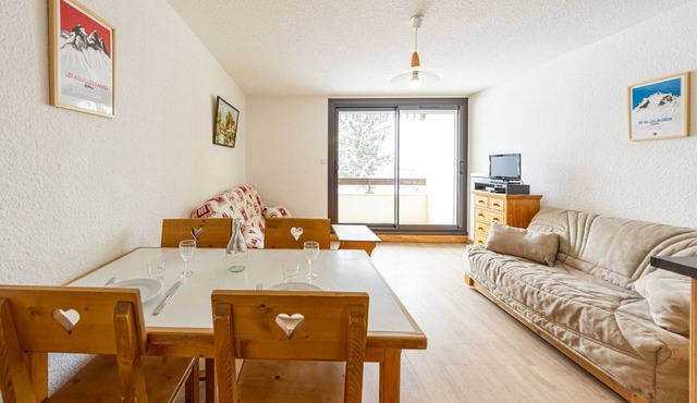 Comfortable studio at ski lift base, south balcony