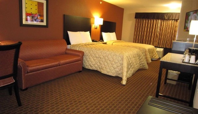 Comfort and Convenience! 4 Relaxing Units with Free Breakfast!