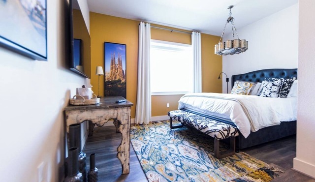 Comfort, 1 Queen Bed (Barcelona)