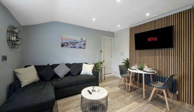 Comfort 2BR By Eason Stays Short Lets Denton