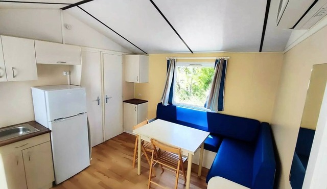 Comfort 3-bedroom mobile home, air-conditioned, sleeps 6