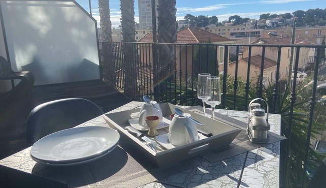 Comfort + 4-person apartment in city center, a few steps from the sea