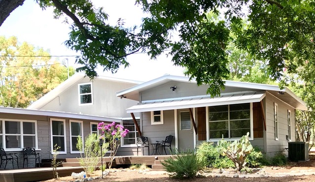 Comfort Acres on the Guadalupe River Ranch (secluded) House and Small Party Barn