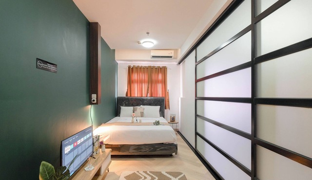 Comfort And Big 1Br At Green Pramuka City Apartment