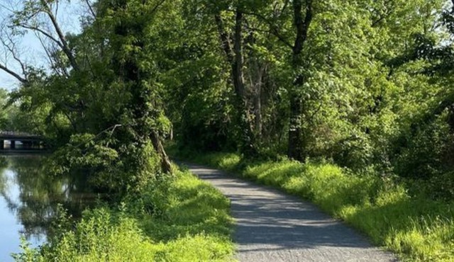 Comfort and Convenience! 3 Awesome units awaits. Near Golf Club Fossil Creek!