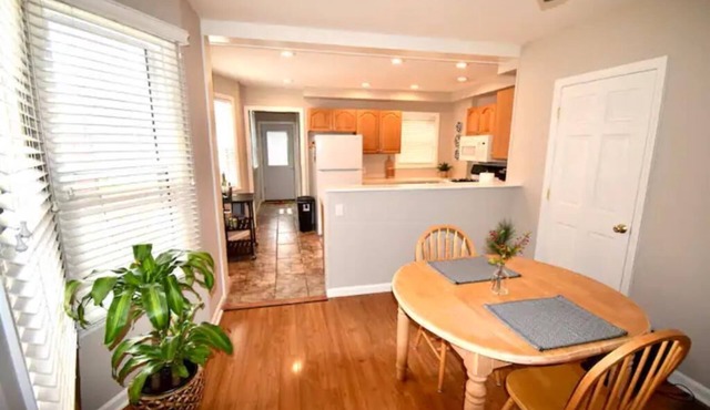 Comfort and Charm Right Downtown