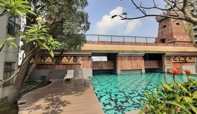 Comfort And Comfy 2Br At Great Western Resort Apartment