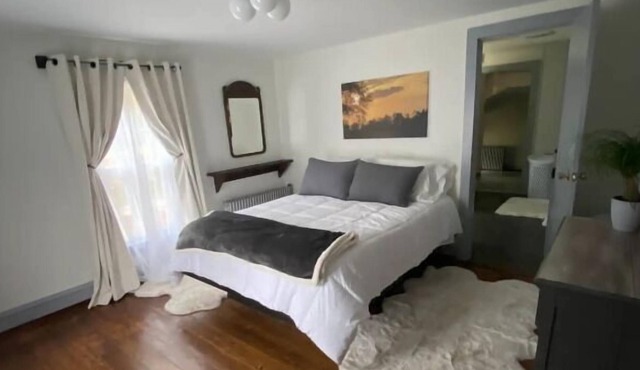 Comfort and Convenience! Parking, Pets Allowed, Close to Worlds End State Park