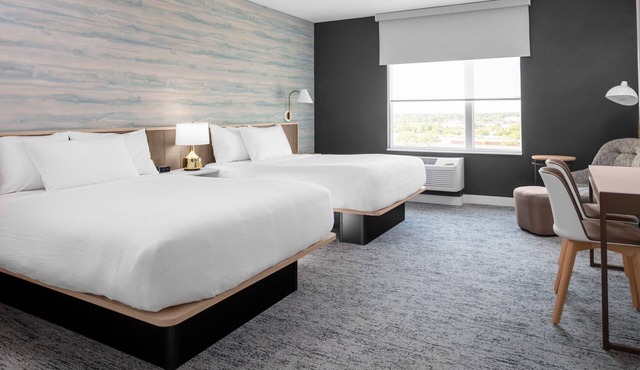 Comfort and Convenience! 3 Relaxing Units, Free Breakfast, Pets Allowed, Pool