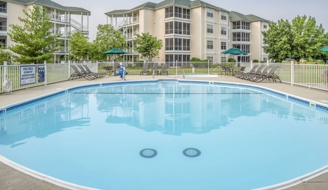 Comfort and Convenience! Near Jim Stafford Theatre, Children's Playground