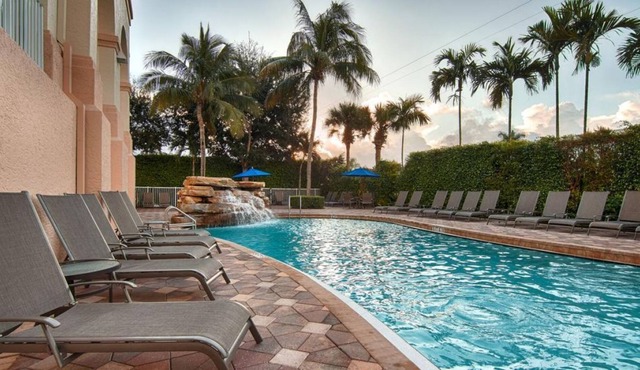Comfort and Convenience! 3 Family-friendly Units, Outdoor Pool, Free Parking!