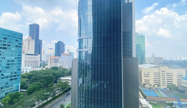 Comfort And Elegant 2Br Sudirman Suites Apartment
