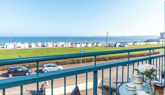 Comfort and luxury in a sea front location with panoramic sea views.