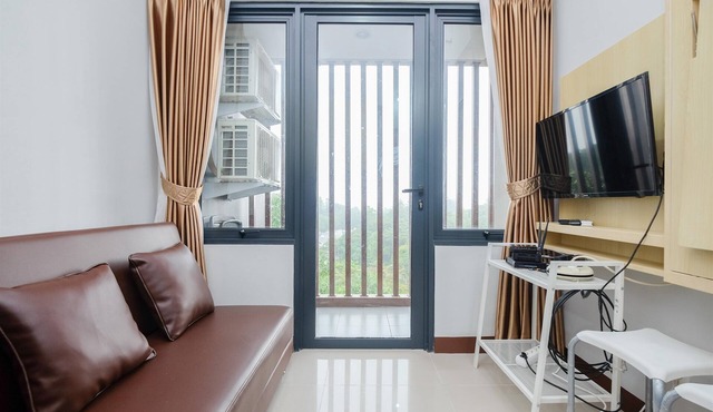 Comfort And Modern 2Br At Royal Heights Apartment