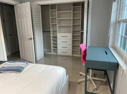 Comfort and Privacy - Your Sanctuary in North Miami Beach