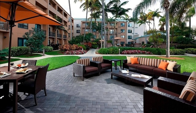 Comfort and Relaxation! with Outdoor Pool, Close to Spanish Lake Park