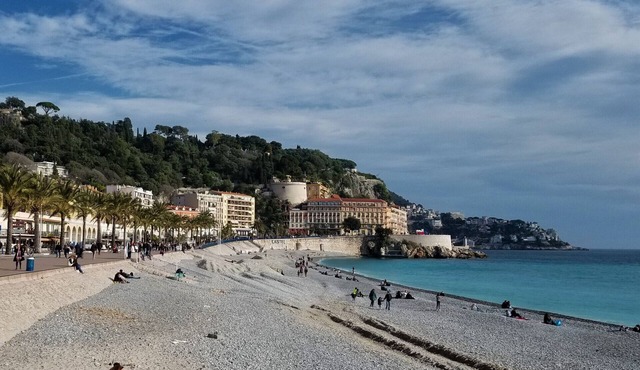 Comfort and style, 2 Bdr with A/C & Large Patio Near the Sea