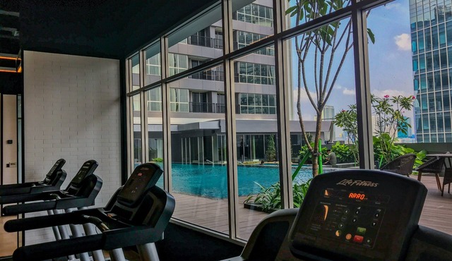 Comfort And Warm Studio At Ciputra World 2 Apartment