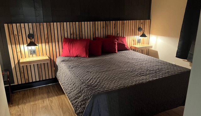 Comfort and warmth, convenience to Campus at Pike Bay Apartment