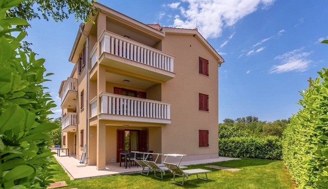 Comfort Apartment Mike 4 with balcony and a partial sea view