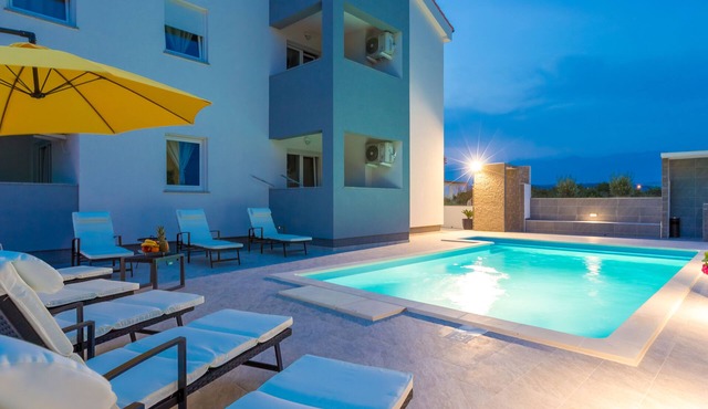 Comfort Apartment with Pool and Terrace