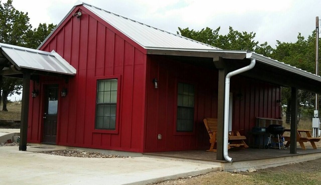 Comfort Cabaña-Texas Hill Country secluded cottage on 10 acres