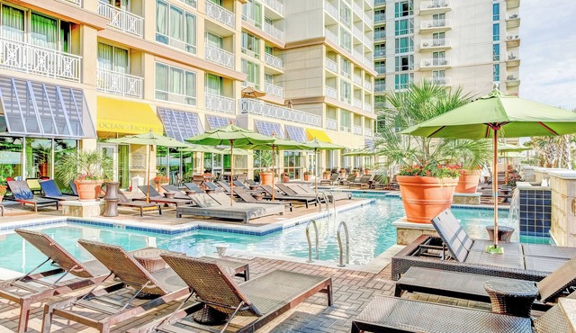 Comfort & Convenience! Indoor and Outdoor Pool, Kitchenette, Ocean view!