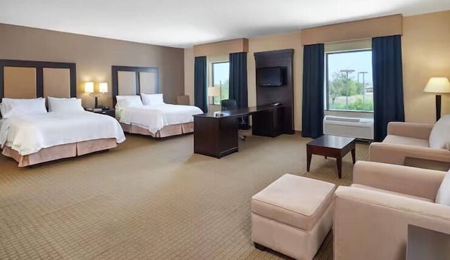 Comfort & Convenience: Your Decatur Gateway with Free Breakfast & Pool