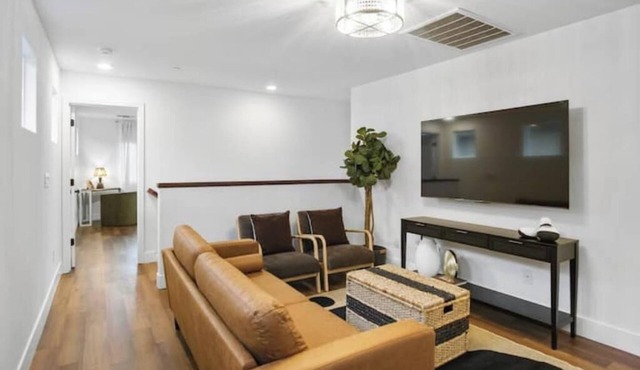 Comfort & Elegance: Sacramento Edition