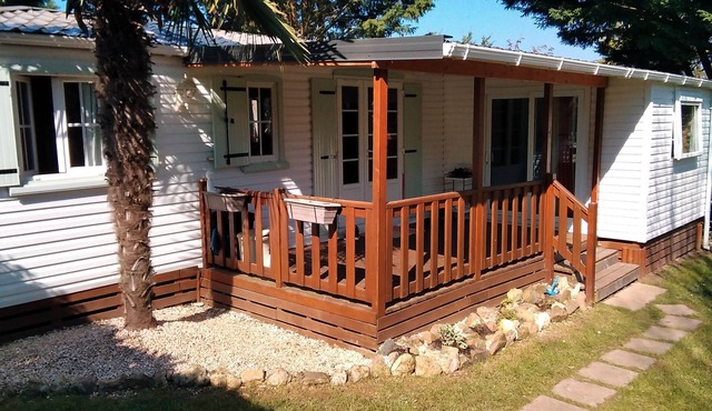 Comfortable mobile home in a peaceful and exotic private estate 15mn from the sea,